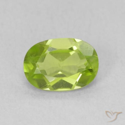 0.85ct Натуральный Средний зеленый Перидот, Овал, Чистота VS