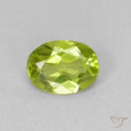 0.78ct Натуральный Ярко-зеленый Перидот, Овал, VVS-VS