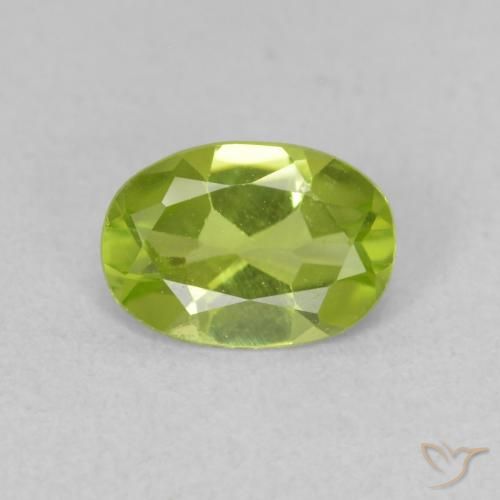 0.74ct Натуральный Ярко-зеленый Перидот, Овал, VVS-VS