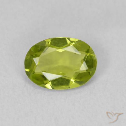 0.72ct Натуральный Ярко-зеленый Перидот, Овал, VVS-VS