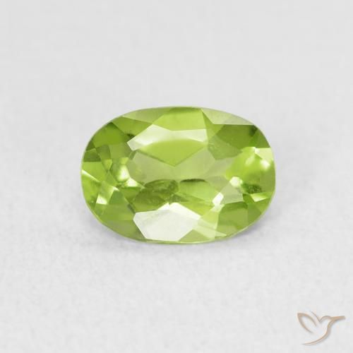 0.76ct Натуральный Средний зеленый Перидот, Овал, VVS-VS