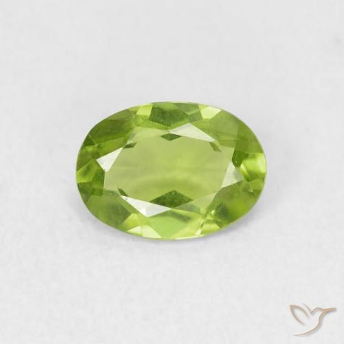 0.76ct Натуральный Ярко-зеленый Перидот, Овал, VVS-VS
