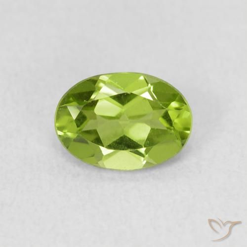0.86ct Натуральный Средний зеленый Перидот, Овал, Чистота VS