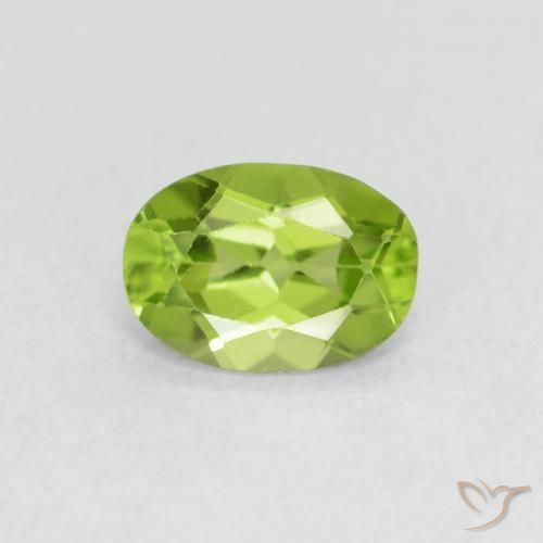 0.81ct Натуральный Ярко-зеленый Перидот, Овал, Чистота VS