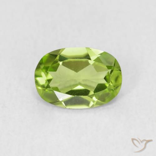 0.76ct Натуральный Средний зеленый Перидот, Овал, Чистота VS
