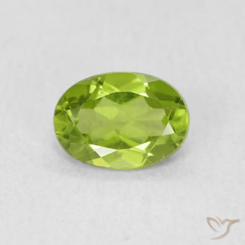 0.92ct Натуральный Ярко-зеленый Перидот, Овал, Чистота VS