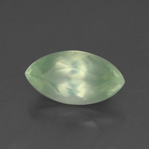 Натуральный зелёный пренит 1,19 карата прозрачный, полупрозрачный