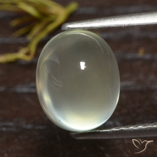 3.56ct Натуральный Medium Green  пренит, Овал, Прозрачный