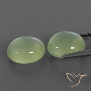 6.96 карата, натуральный Medium Green  пренит, Овал, Полупрозрачный