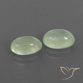 2.46 карата, натуральный Pale Pear Green  пренит, Овал, Полупрозрачный