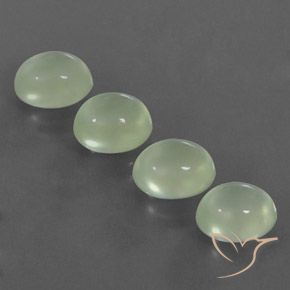 8.93 карата, натуральный Pale Pear Green  пренит, Овал, Полупрозрачный