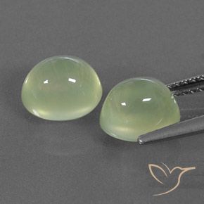 4.71 карата, натуральный Medium Green  пренит, Овал, Полупрозрачный
