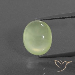 3.62ct Натуральный Лаймово-зеленый пренит, Овал, Полупрозрачный