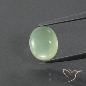 2.24ct Натуральный Бледно-желтовато-зеленый пренит, Овал, Полупрозрачный