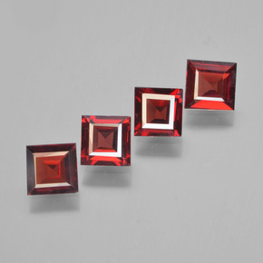 2.38 карата, натуральный Темно-красный Пироп Гранат, Квадрат, Чистота VS