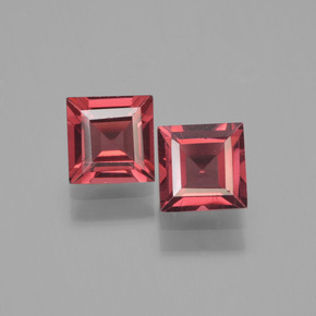 1.61 карата, натуральный Алый красный Пироп Гранат, Квадрат, Чистота VVS