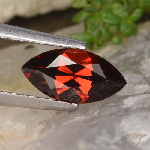 1.28ct Натуральный Средний красный Пироп Гранат, Маркиза, VVS-VS