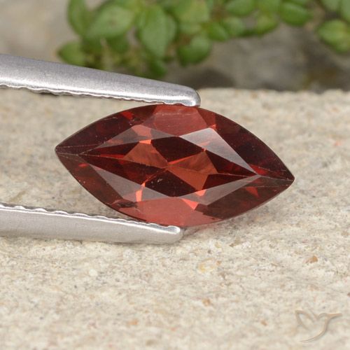 1.16ct Натуральный Интенсивный красный Пироп Гранат, Маркиза, VVS-VS