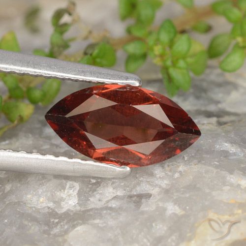 1.14ct Натуральный Темно-красный Пироп Гранат, Маркиза, Чистота VS