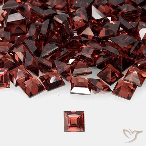 0.47ct Натуральный Темно-красный Пироп Гранат, Квадрат, VVS-VS