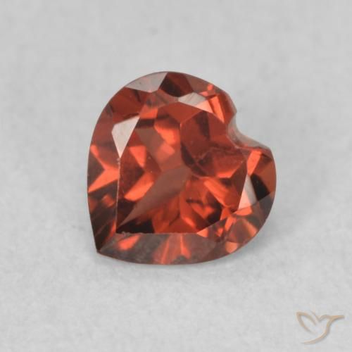 0.59ct Натуральный Темно-красный Пироп Гранат, Сердце, Чистота VVS