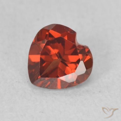 0.62ct Натуральный Темно-красный Пироп Гранат, Сердце, Чистота VVS