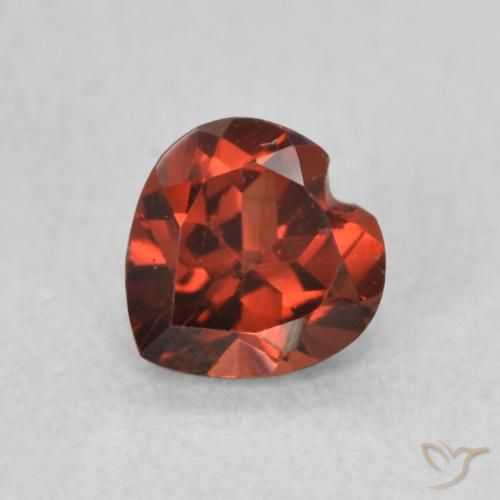 0.61ct Натуральный Смородина красная Пироп Гранат, Сердце, Чистота VS