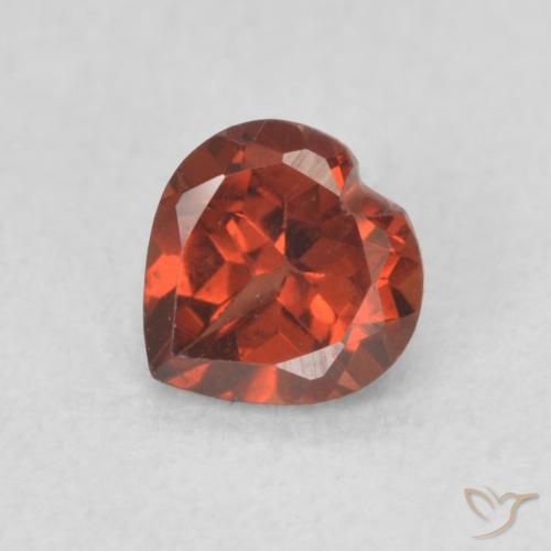 0.61ct Натуральный Ярко-красный Пироп Гранат, Сердце, Чистота VS