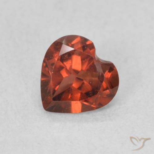 0.56ct Натуральный Оранжево-Красный Пироп Гранат, Сердце, Чистота VS