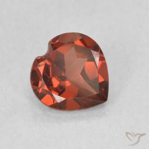 0.61 карата, натуральный Medium Dark-Red Пироп Гранат, Сердце, Чистота VS