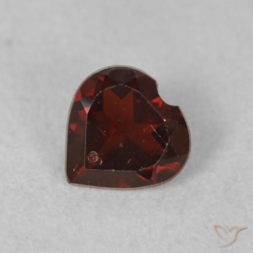 0.56ct Натуральный Темно-красный Пироп Гранат, Сердце, Чистота VS
