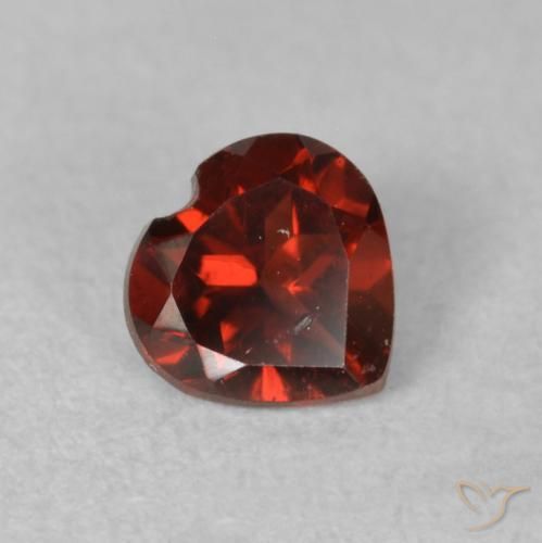 0.60ct Натуральный Средний красный Пироп Гранат, Сердце, Чистота VS