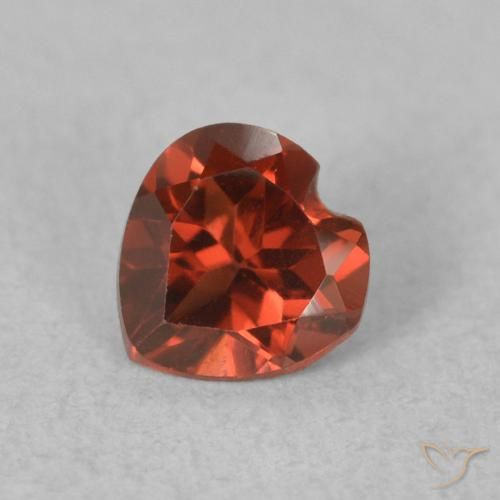 0.55ct Натуральный Темно-красный Пироп Гранат, Сердце, VVS-VS