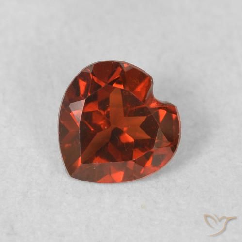 0.49ct Натуральный Ярко-красный Пироп Гранат, Сердце, Чистота VS