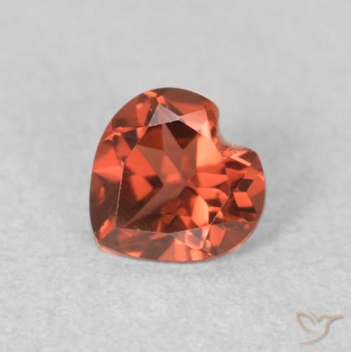 0.57ct Натуральный Ярко-красный Пироп Гранат, Сердце, VVS-VS