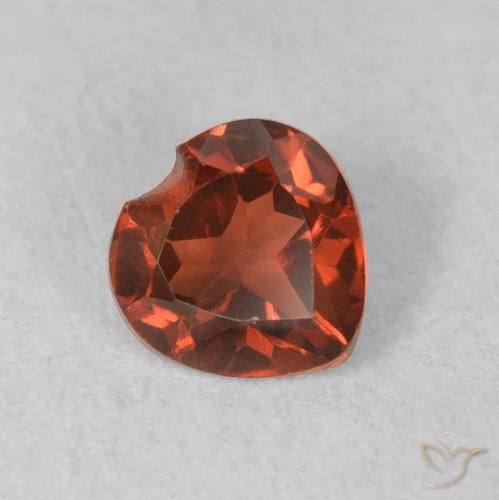 0.61 карата, натуральный Medium Dark-Red Пироп Гранат, Сердце, VVS-VS