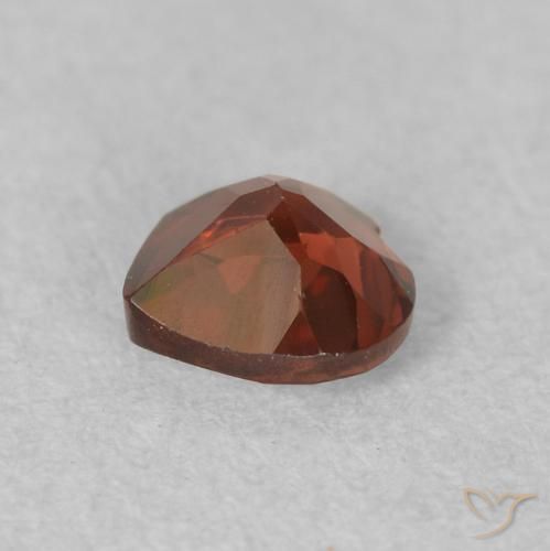 0.61 карата, натуральный Medium Dark-Red Пироп Гранат, Сердце, VVS-VS