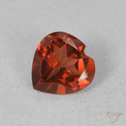 0.51ct Натуральный Ярко-красный Пироп Гранат, Сердце, VVS-VS