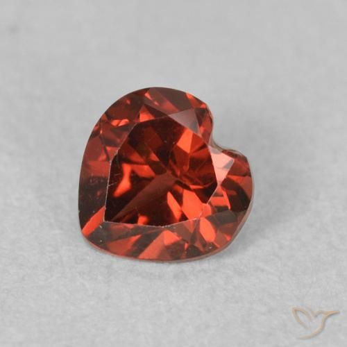 0.64ct Натуральный Смородина красная Пироп Гранат, Сердце, VVS-VS