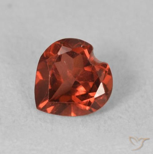 0.56ct Натуральный Смородина красная Пироп Гранат, Сердце, VVS-VS