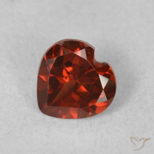 0.55ct Натуральный Средний красный Пироп Гранат, Сердце, VVS-VS