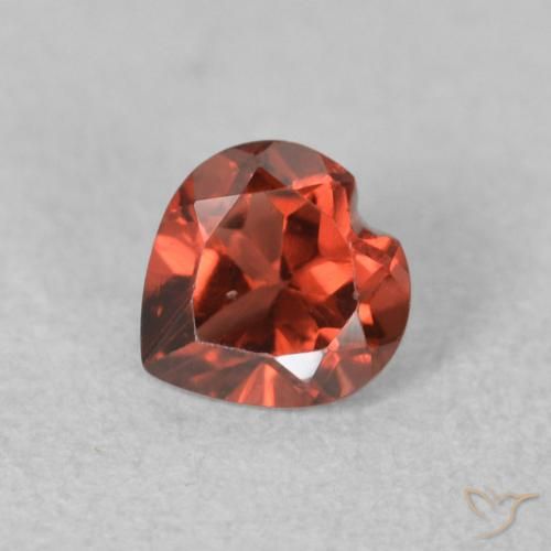 0.64ct Натуральный Средний красный Пироп Гранат, Сердце, Чистота VS