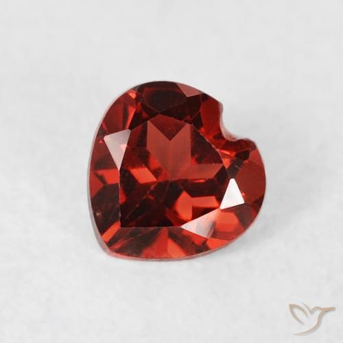 0.54ct Натуральный Средний красный Пироп Гранат, Сердце, Чистота VS