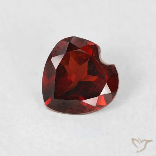 0.47ct Натуральный Средний красный Пироп Гранат, Сердце, Чистота VS