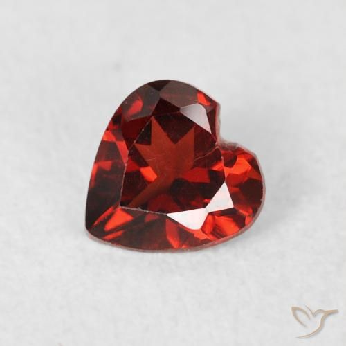 0.53ct Натуральный Ярко-красный Пироп Гранат, Сердце, Чистота VS