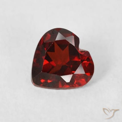 0.57ct Натуральный Смородина красная Пироп Гранат, Сердце, Чистота VS