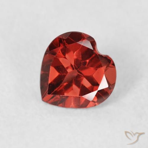 0.67ct Натуральный Смородина красная Пироп Гранат, Сердце, Чистота VS