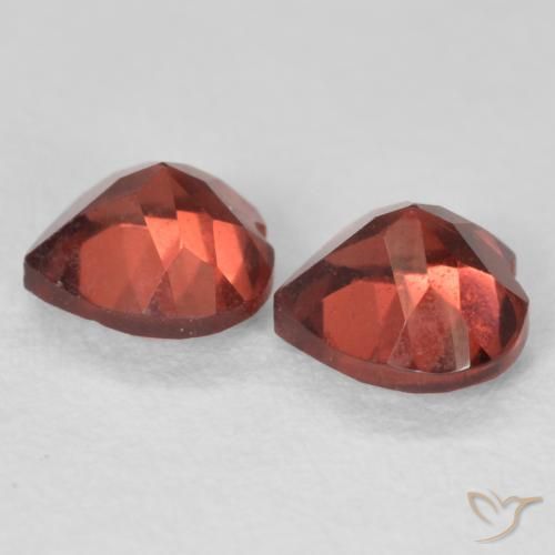 1.29 карата, натуральный Medium Dark-Red Пироп Гранат, Сердце, Чистота VS