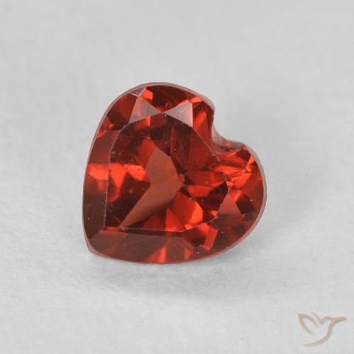 0.61ct Натуральный Смородина красная Пироп Гранат, Сердце, Чистота VS