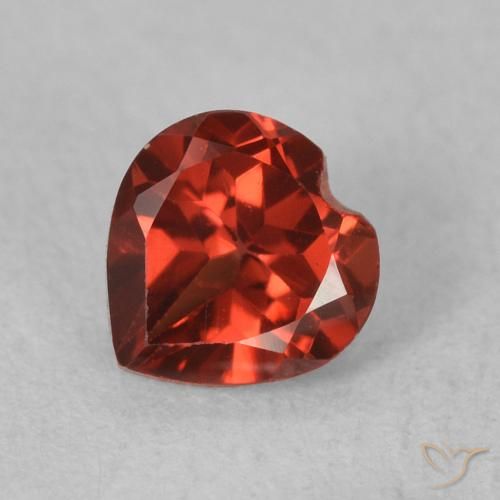 0.69ct Натуральный Смородина красная Пироп Гранат, Сердце, Чистота VS